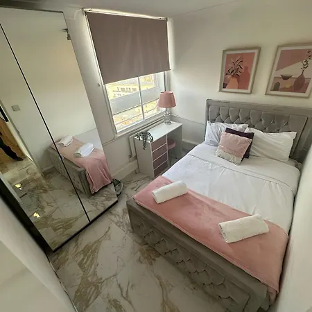 4 Bedroom Apartment Central Stylish London Exterior photo