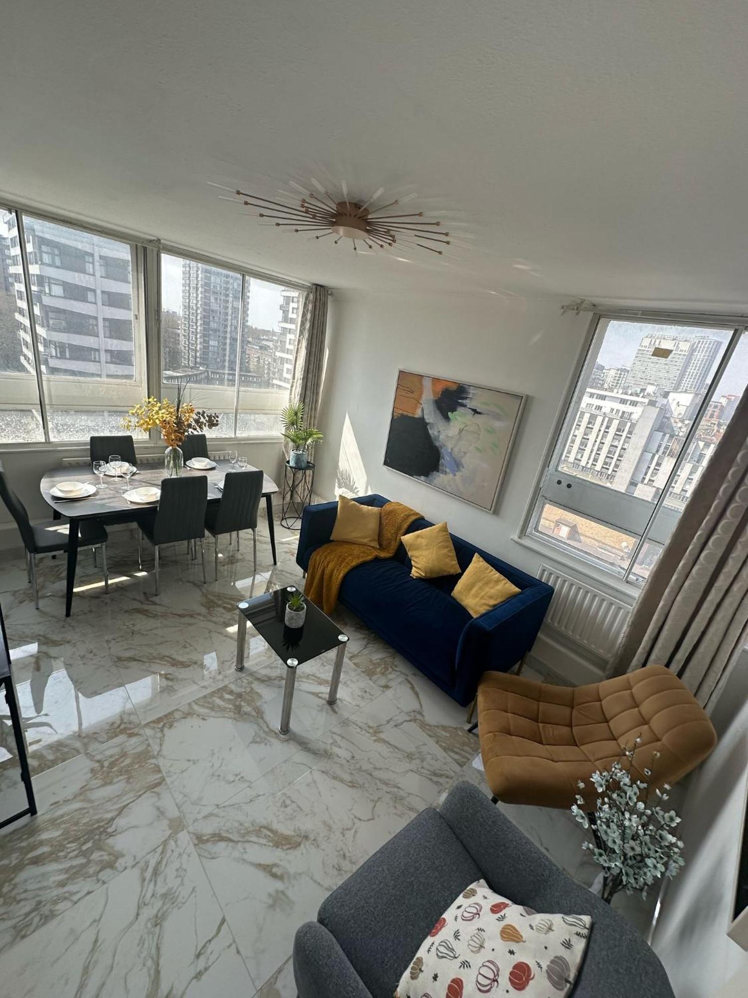 4 Bedroom Stylish Лондон
