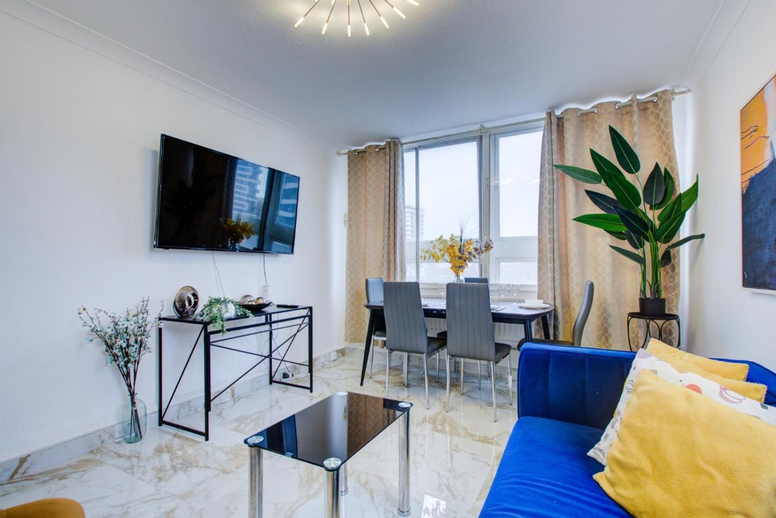 4-bedroom Gem Stylish & Walk-able To Everything